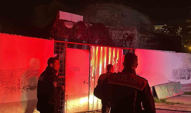 Karaman'da tarihi hamamın bahçesinde yangın