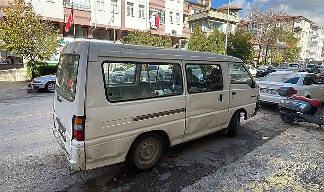 Karaman'da yaya geçidinde panelvan aracın çarptığı kadın yaralandı
