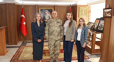 Kars Kızılay Şubesi'nden İl Jandarma Komutanı Coşkun'a hayırlı olsun ziyareti