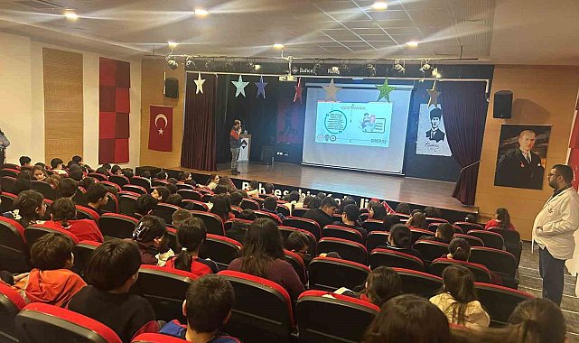Kars'ta öğrencilere güvenli internet ve siber zorbalık semineri