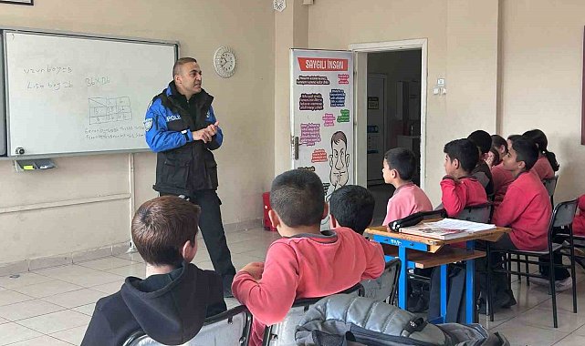 Kars'ta öğrencilere temel güvenlik ve güvenli internet eğitimi