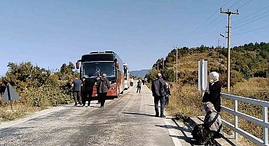 Kastamonu'da heyelan nedeniyle 14 aydır ulaşıma kapalı olan yol için vatandaşlardan tepki