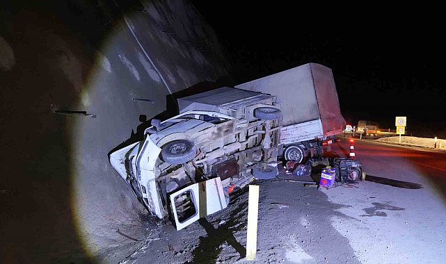 Kastamonu'da iki kamyonet çarpıştı: 9 yaralı