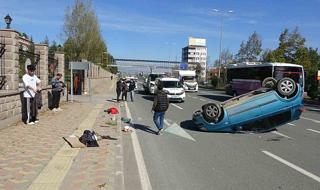 Kastamonu'da otomobil takla attı, 3 kişi burnu bile kanamadan kurtuldu