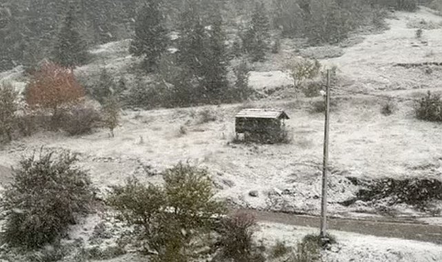 Kastamonu'da yüksek rakımlı yerleşim yerleri beyaza büründü