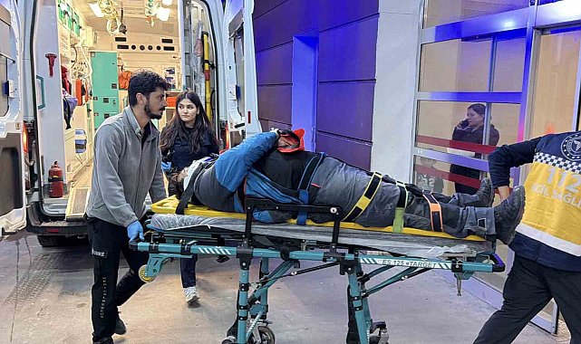 Kayganlaşan yolda devrilen motosikletin sürücüsü yaralandı
