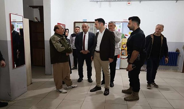 Kaymakam Kaya Ortabağ'da okulun ihtiyaçları yerinde incendi