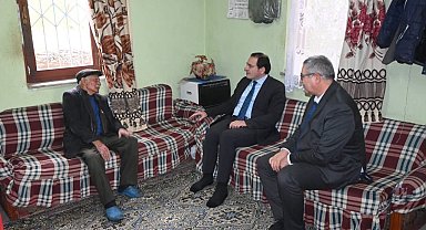 Kaymakam Türker'den Yaşlılar Haftasına özel anlamlı ziyaret