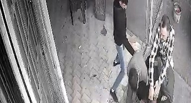 Kayseri'de 1'i ağır 3 kişinin yaralandığı silahlı kavga kamerada