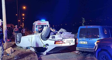 Kazada takla atan otomobil 2 tır sürücüsünün üzerine uçtu: 6 yaralı