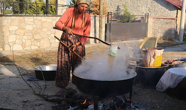 Kazanlar geleneksel lezzet için kaynıyor