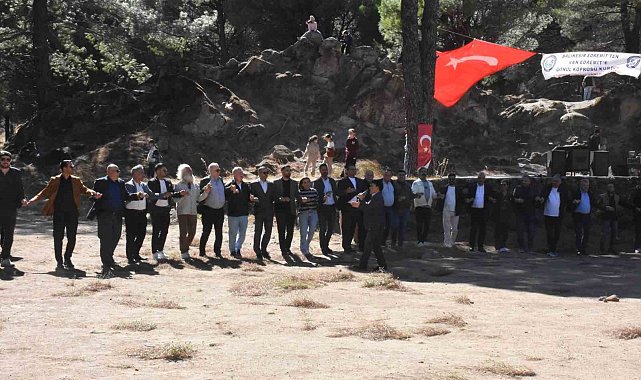 Kazdağları'nda kardeşlik halayı