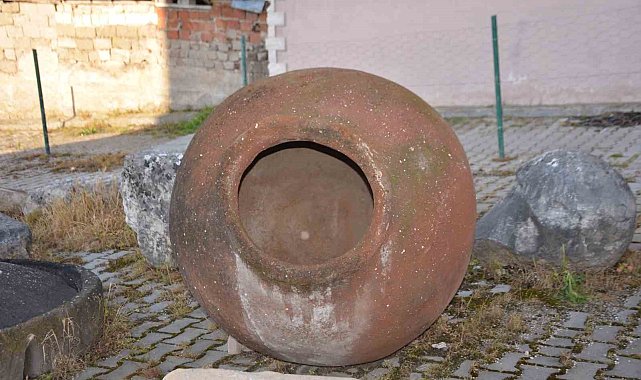 Kazı çalışmasında bulunan bin 800 yıllık küp, zamanında buzdolabı görevi görüyormuş