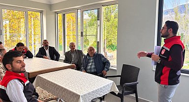 Kemah'ta üreticilere tarımsal destekleme ve hayvan hastalıklarıyla mücadele bilgilendirmesi yapıldı