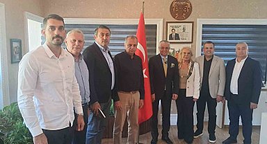Kemer Belediye Başkanı ve 8 meclis üyesi CHP'den istifa etti