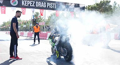 Kepez MotoDrag Şampiyonası'nda motorlar ısındı, final yarın