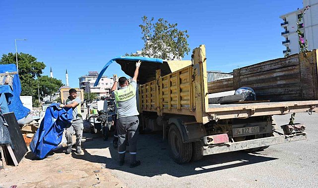 Kepez'de temizlik seferberliği: Aydoğmuş'ta 30 kamyon atık kaldırıldı