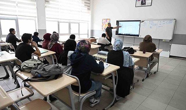 Kernek Külliyesi'nde 200 öğrenci üniversiteye hazırlanıyor