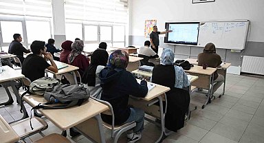 Kernek Külliyesi'nde 200 öğrenci üniversiteye hazırlanıyor