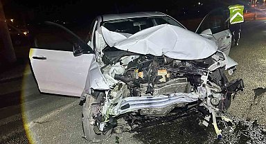 Keşan'da iki otomobil çarpıştı: 5 yaralı