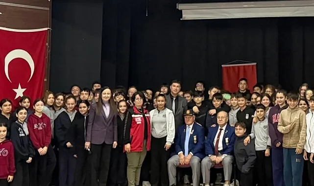 Kıbrıs gazileri Keşan'da öğrencilerle buluştu