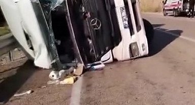 Kilis'te devrilen tırın sürücüsü yaralandı