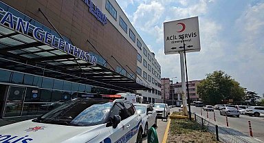 Kiremit onarımı sırasında yük asansörü 3. kattan düştü: 1'i ağır 3 yaralı