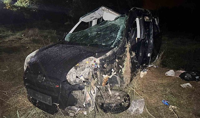 Kırıkkale'de hafif ticari araç takla attı: 1 ölü, 4 yaralı