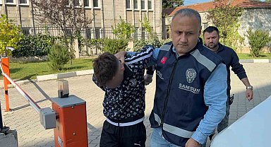 Kız meselesi yüzünden 2 kişiyi bıçakladı