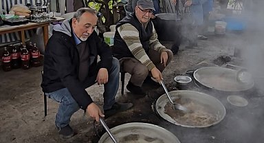 Kızılcabölük'te 650 yıldır imece usulüyle pekmezler kaynıyor