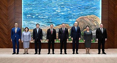 KKTC Meclis Başkanı Öztürkler, TÜRKPA aile fotoğrafında Türk dünyası liderleriyle bir araya geldi
