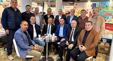 Kocaeli Kitap Fuarı'nda Yüksel Ercan'a büyük ilgi
