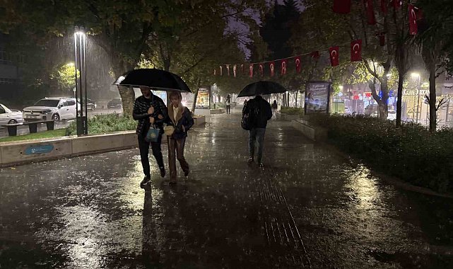 Kocaeli'de beklenen sağanak etkisini göstermeye başladı