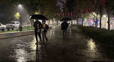 Kocaeli'de beklenen sağanak etkisini göstermeye başladı