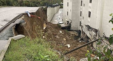 Kocaeli'de istinat duvarı çöktü: "Deprem mi oldu diye düşündük"