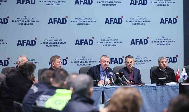 Kocaeli'de selin yaraları sarılıyor: Afetzedelere nakdi destek başladı