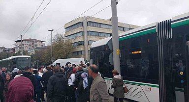 Kocaeli'de tramvayın çarptığı 2 kadından biri ağır yaralandı