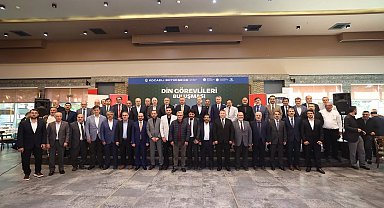 Kocaeli'de Başkan Büyükakın, 12 ilçeden din görevlileri ile bir araya geldi