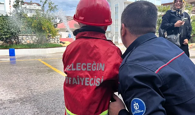 Kocaeli'de minikler itfaiyeyi yakından tanıdı