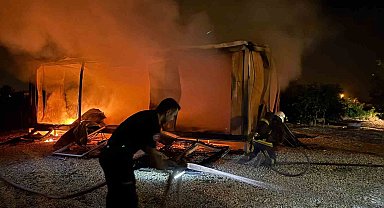 Konteyner ev yangında kullanılamaz hale geldi