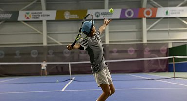 Konya Karatay'da 29 Ekim Tenis Turnuvası tamamlandı