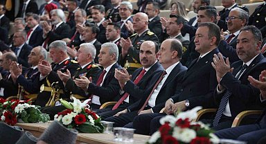 Konya'da Cumhuriyet Bayramı düzenlenen törenle kutlandı