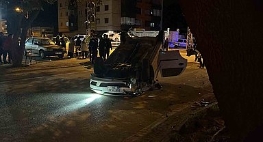 Konya'da iki otomobil çarpıştı: 1 araç takla attı