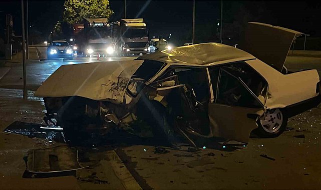 Konya'da iki otomobil çarpıştı: 5 yaralı
