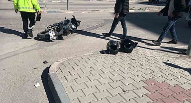 Konya'da SUV tipi araç ile motosiklet çarpıştı: 2 yaralı