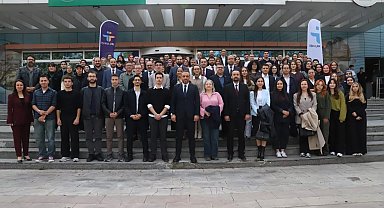 Konya'da gençler ve iş dünyası aynı masada buluştu