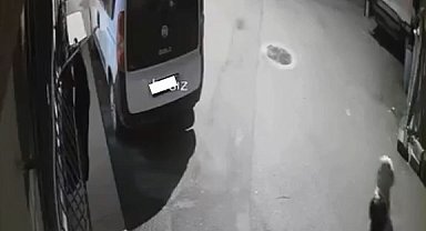 Korkuluğa asılan kıyafetleri beğenip alan kadın kameraya yakalandı