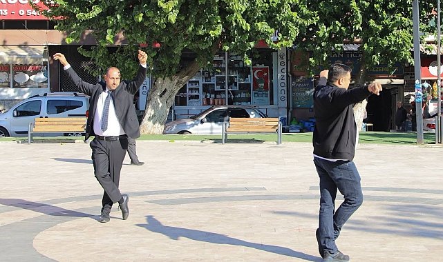 Köşk'te Muhtarlar zeybek oyanayıp günlerini kutladı