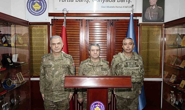 Kosova Barış Gücü komutası Türkiye'den İtalya'ya devredildi