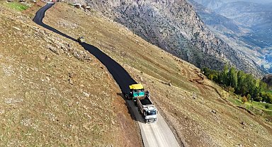 Köy yollarına sıcak asfalt